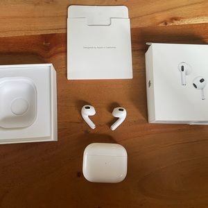 AirPods with MagSafe Charging Case 3rd Generation